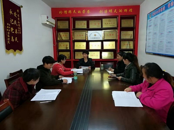 指封山村学习妇女十二大1.jpg
