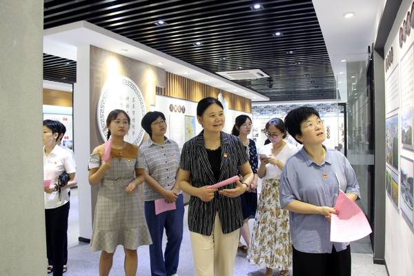 党史网站1.png
